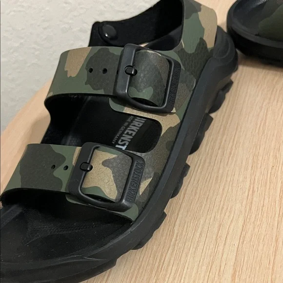 Birkenstock Kids Green Camouflage Sandals - Picture 6 of 10